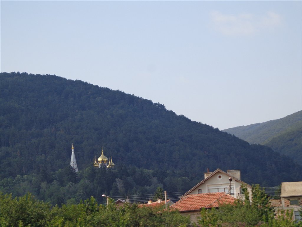 Shipchenski Monastery izgled ot Manastir kym Ruska Cyrkva, sideview from Monastery to Russian Church