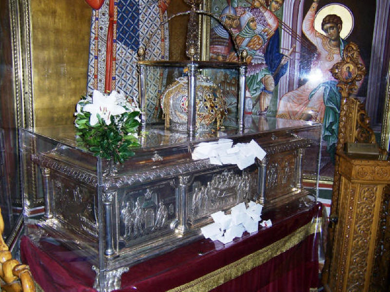   .    ".  "  , . Relics of Saint Demetrius of Thessaloniki, Greece. Relics located at the Greek Orthodox Church of Saint Demetrius in Thessaloniki. Source: commons.wikimedia.org
