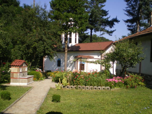 divotinski-manastir-holy-spring