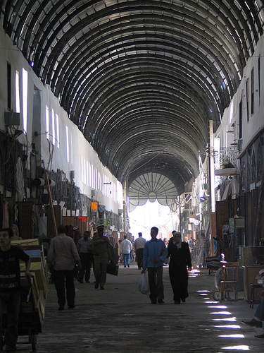 "Правата улица" в Дамаск. Sharia Medhat Pasha (Straight Street), Damascus. by Badger Bazzrett at flickr.com